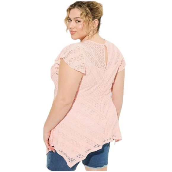 Torrid PlusโSize Babydoll Lace Crew Neck Sharkbite Hem Top 1X - Picture 10 of 16